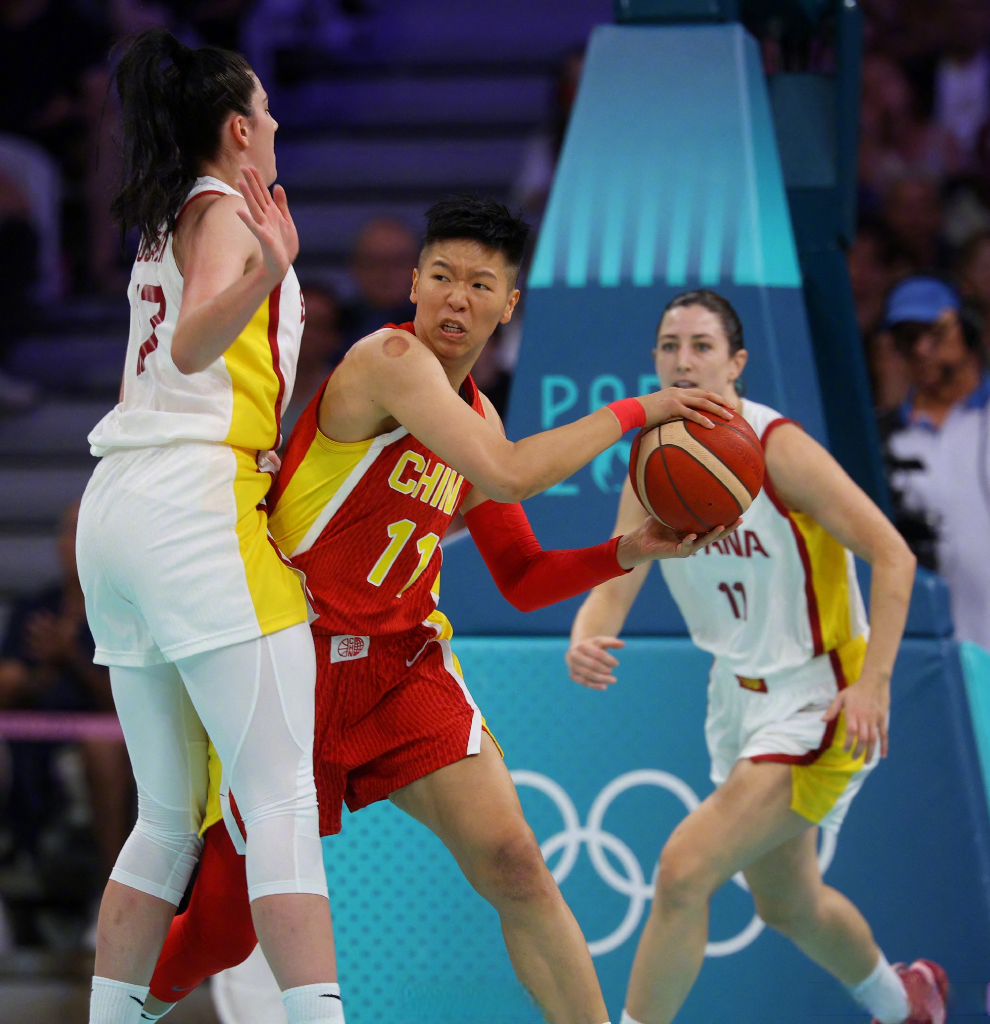 北京女篮完胜对手，表现抢眼