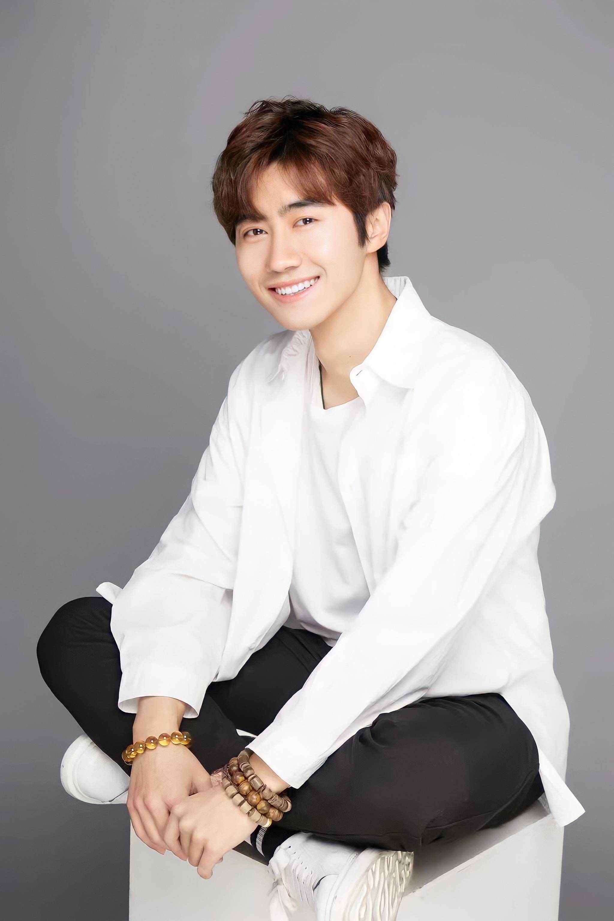 AG百家乐官方网站-深圳新星笑迎冠军，实现梦想终点