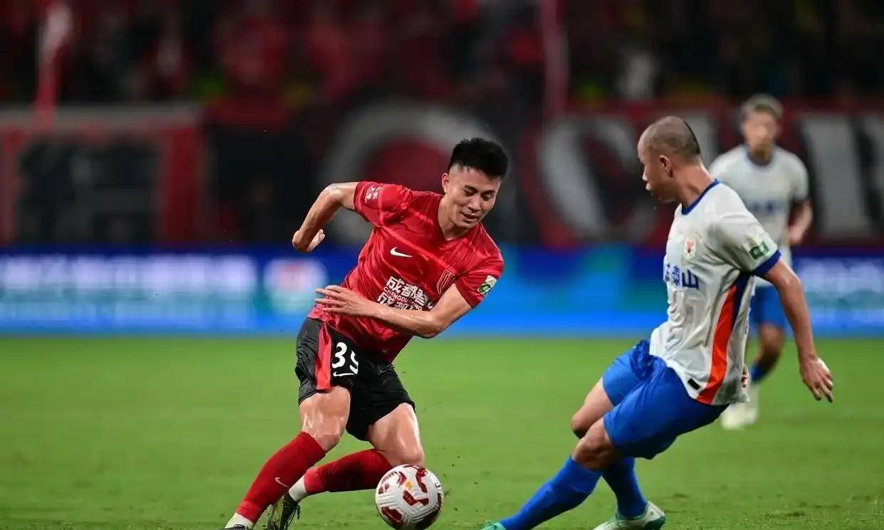 球员们排兵布阵,备战下一场比赛,胜算几何?的简单介绍 球员们排兵布阵,备战下一场比赛,胜算几何?的简单介绍