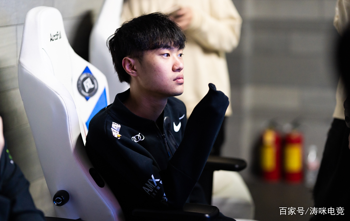 RNG险胜KT，Knight团战一打五鏖战多局四强赛，点燃全场激情的简单介绍