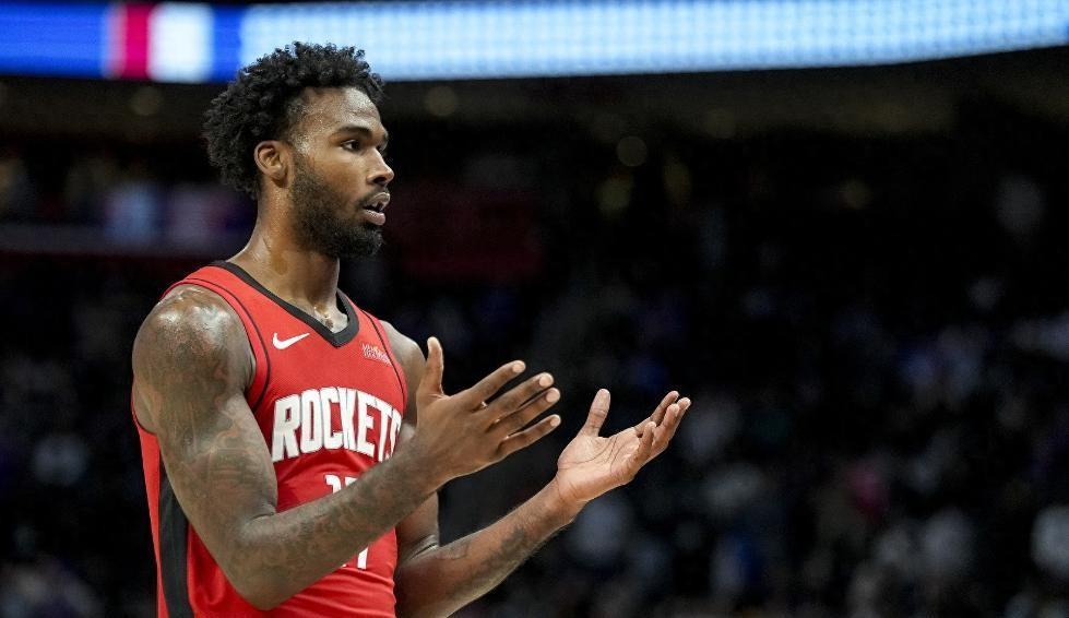 猛龙客场击败灰熊,范弗利特关键时刻发挥稳定 猛龙客场击败灰熊,范弗利特关键时刻发挥稳定