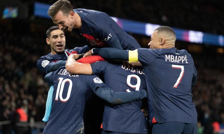 包含法国队遭遇惨败,无缘欧洲杯四强的词条 包含法国队遭遇惨败,无缘欧洲杯四强的词条