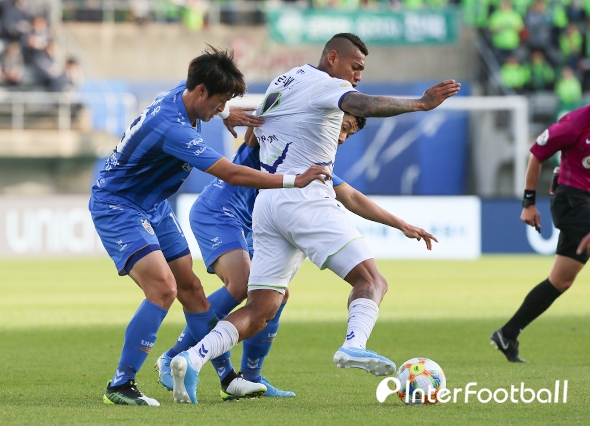 韩国联赛冠军备战,雄心壮志争夺胜利 韩国联赛冠军备战,雄心壮志争夺胜利
