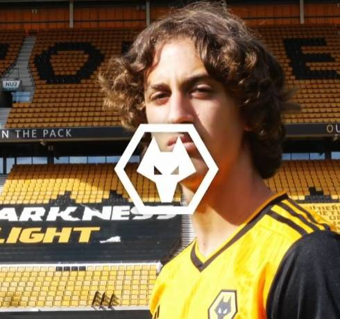 英超劲旅塑造新形象高层管理调整