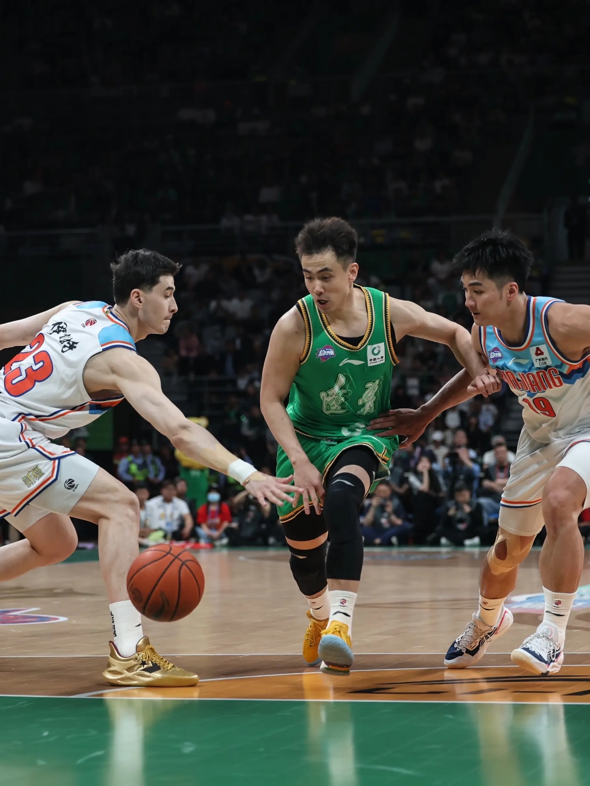 青海男篮再度告捷,排名持续攀升 青海男篮再度告捷,排名持续攀升