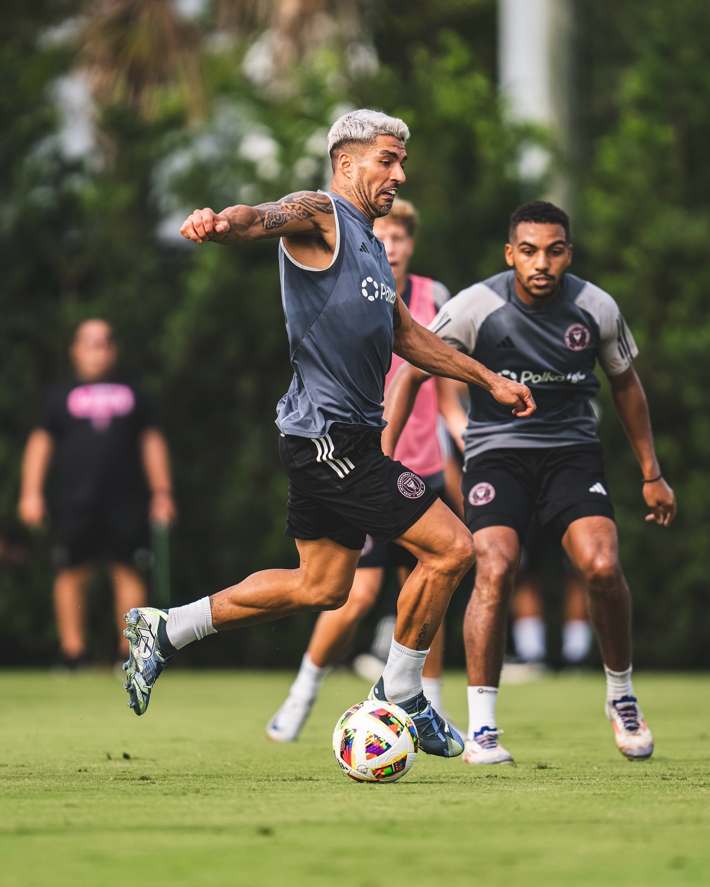 马德里竞技球员苏亚雷斯第一时间恢复训练