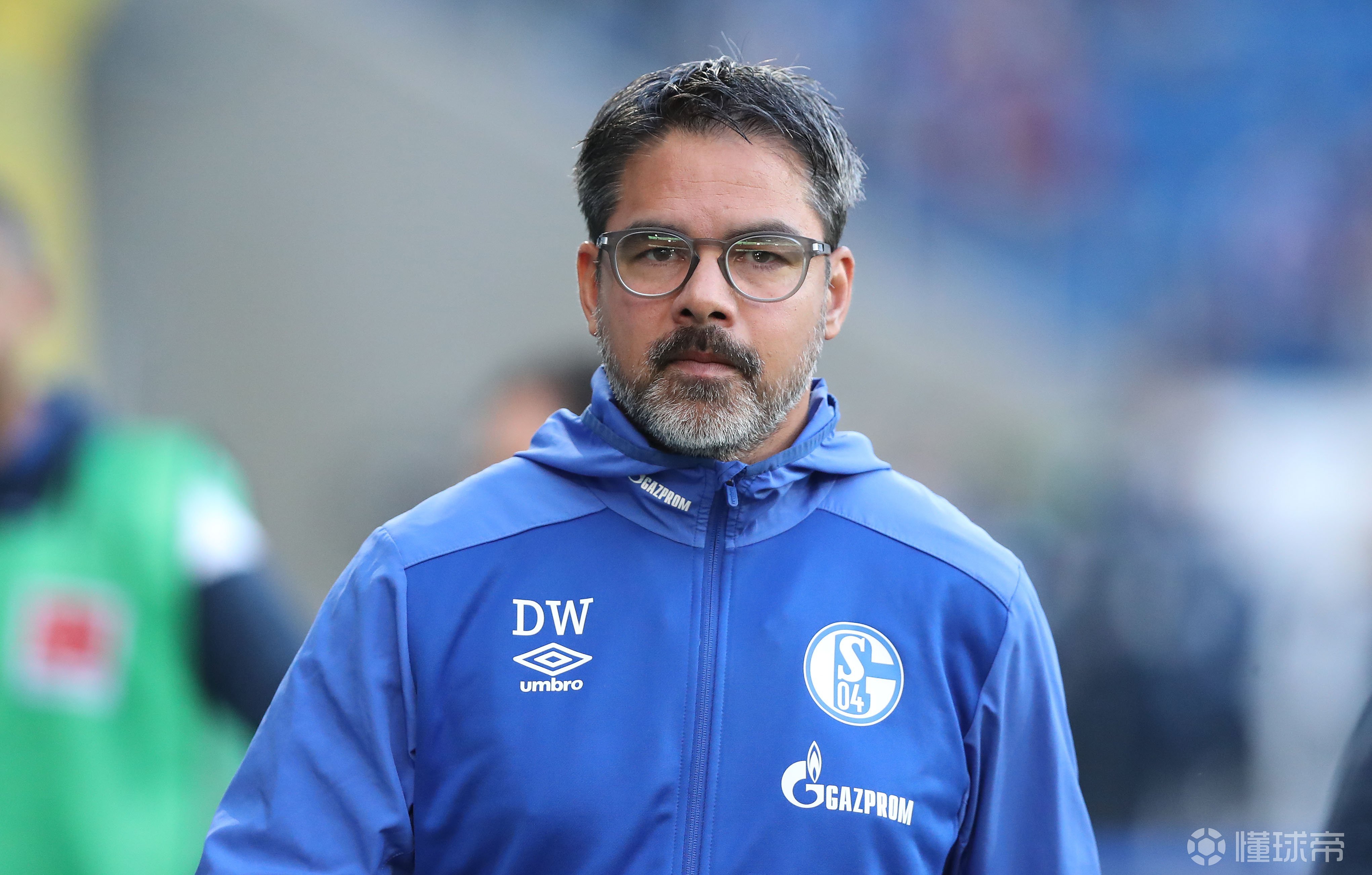 霍芬海姆队员勇往直前，豪取胜利