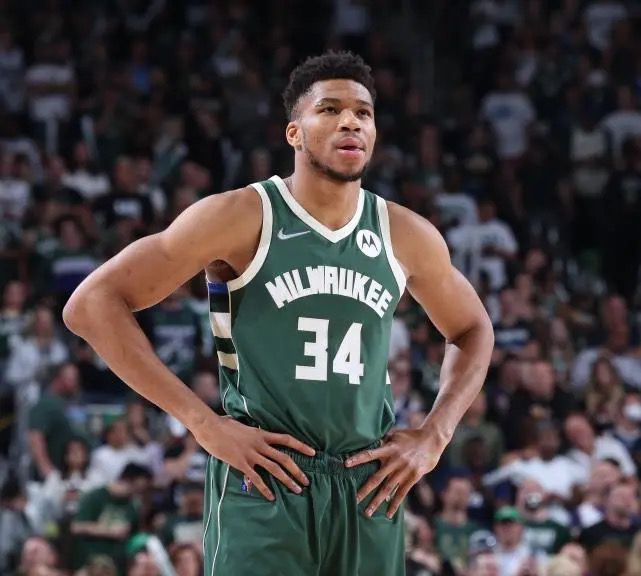 吉林队力克上海队，字母哥关键制胜的简单介绍